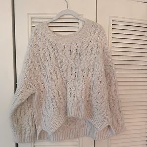 H&M Oversized cropped cable knit sweater size Medium